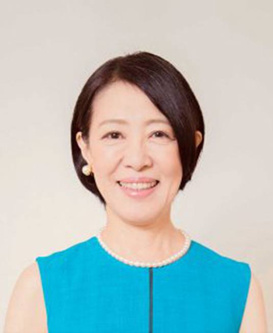 一般財団法人令和教育財団理事長　医師　岩田千佳（Chika Iwata)